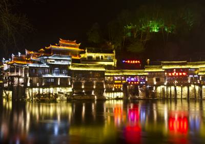 夜游鳳凰古城，感受別樣的古城美
